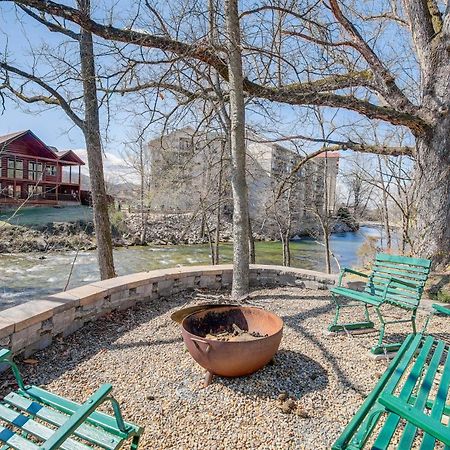 Riverfront Cabin With Hot Tub - 3 Miles To Dollywood Pigeon Forge Exteriér fotografie
