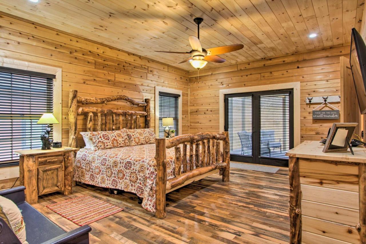 Riverfront Cabin With Hot Tub - 3 Miles To Dollywood Pigeon Forge Exteriér fotografie